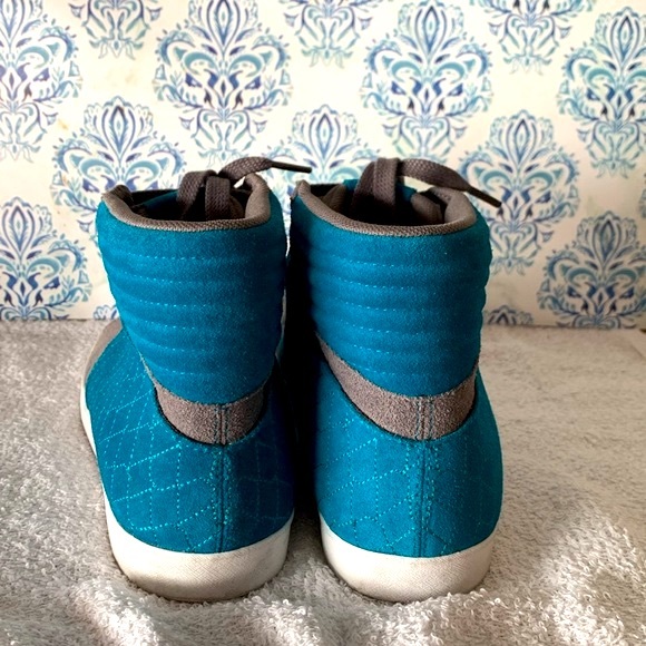 🔹Volcom Woman’s High Top Sneakers.. - Picture 4 of 8